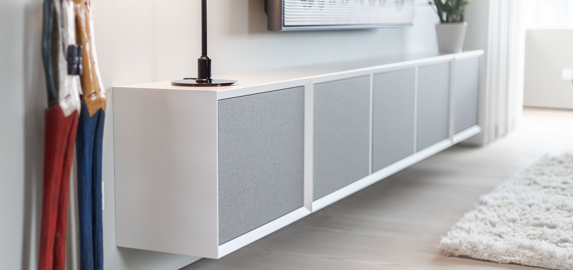 Clic furniture with CS-2 speaker